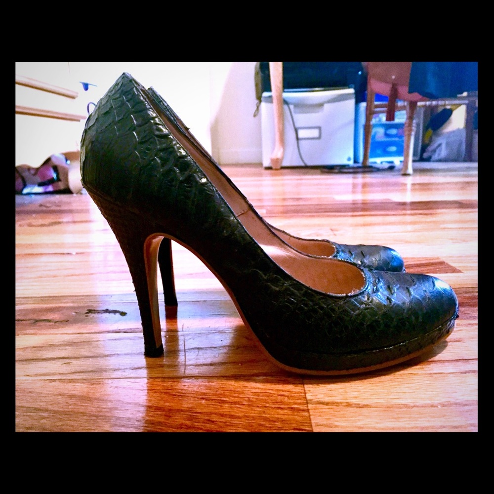 STEVEN by Steve Madden Sexy Snakeskin Pumps